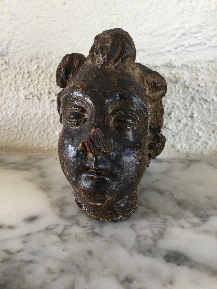 Head In Carved Wood Era XVII / XVIII