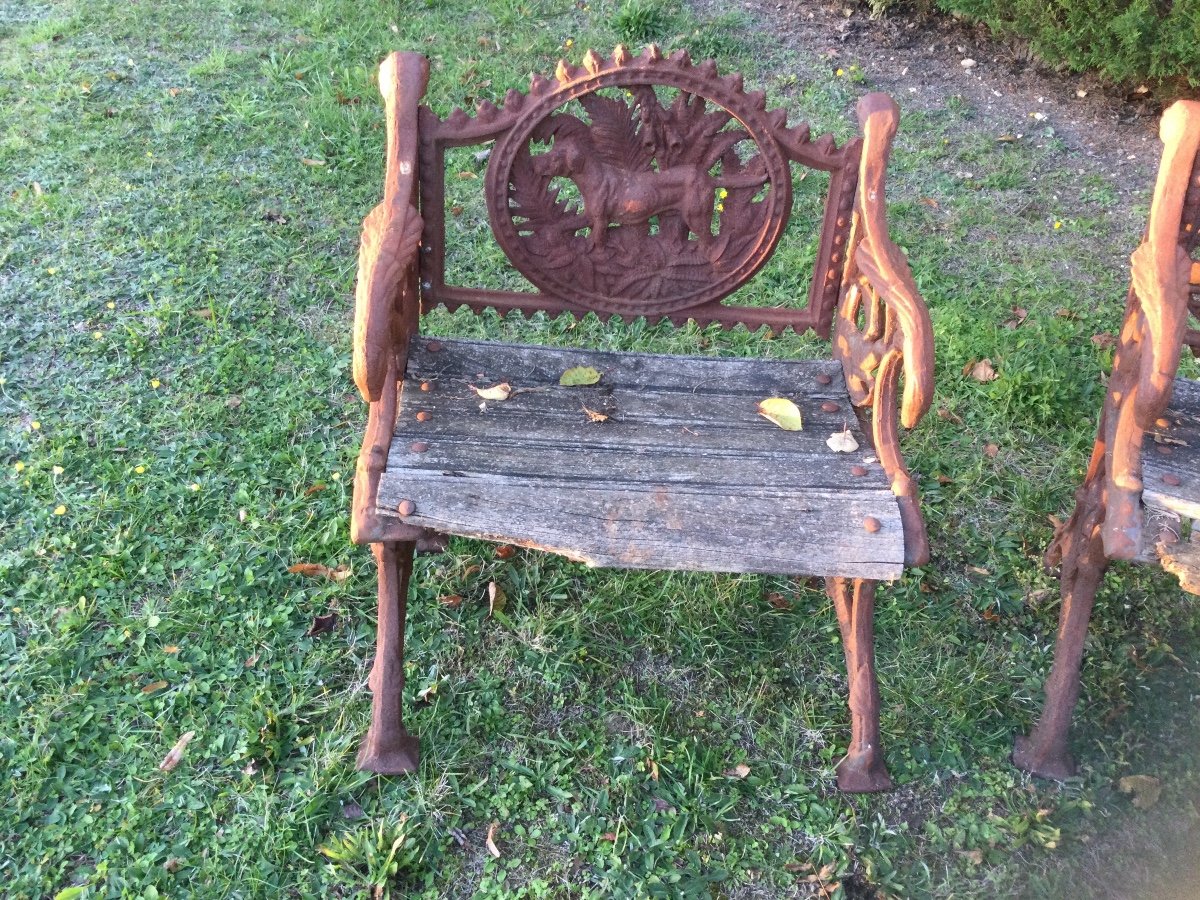 Salon De Jardin , Parc Comprenant 2 Bancs Et 4 Fauteuils Décor Cynégétique En Fonte De Fer -photo-3