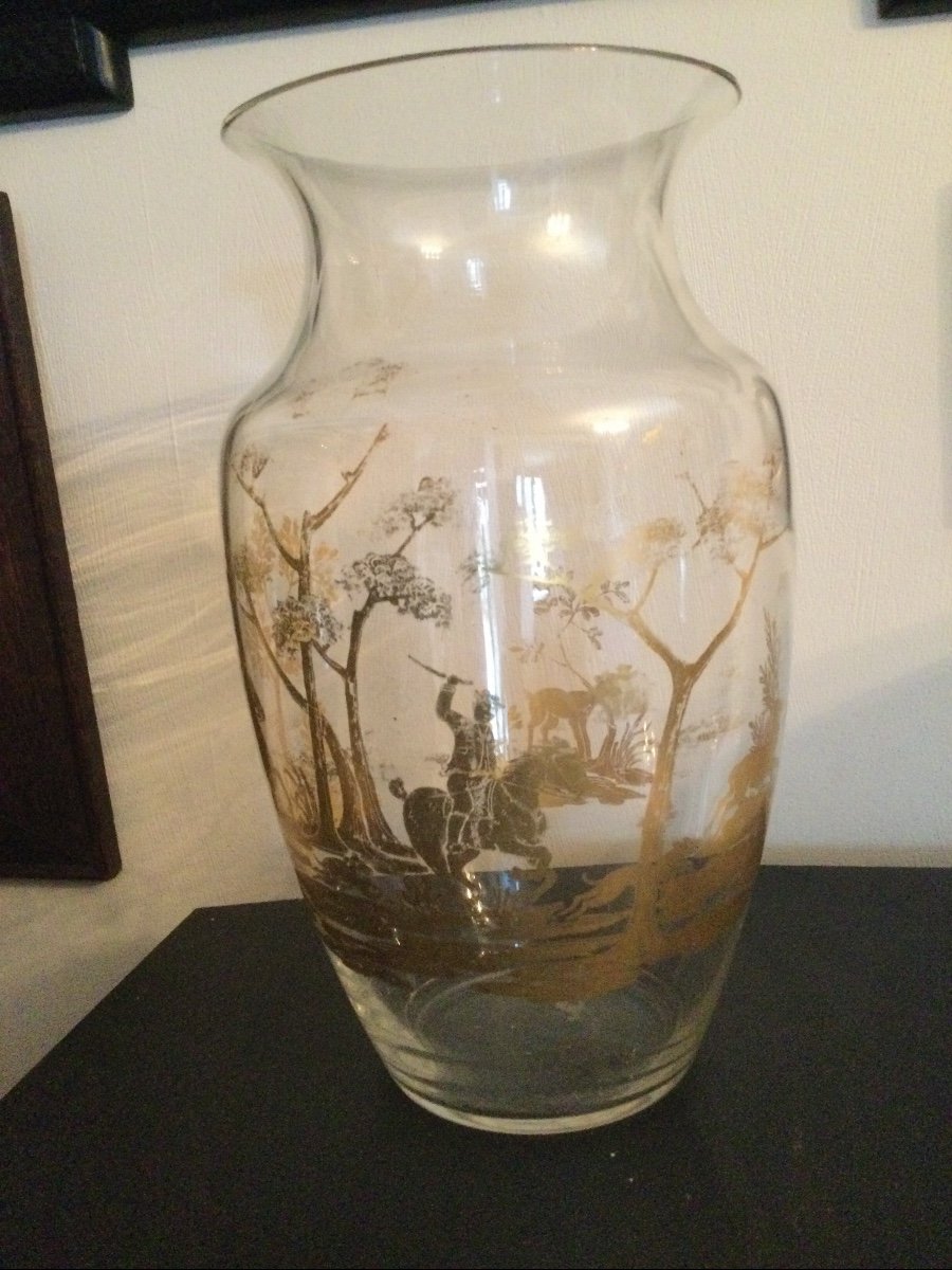 Vase Decorated With A Gold Hunting Scene-photo-2