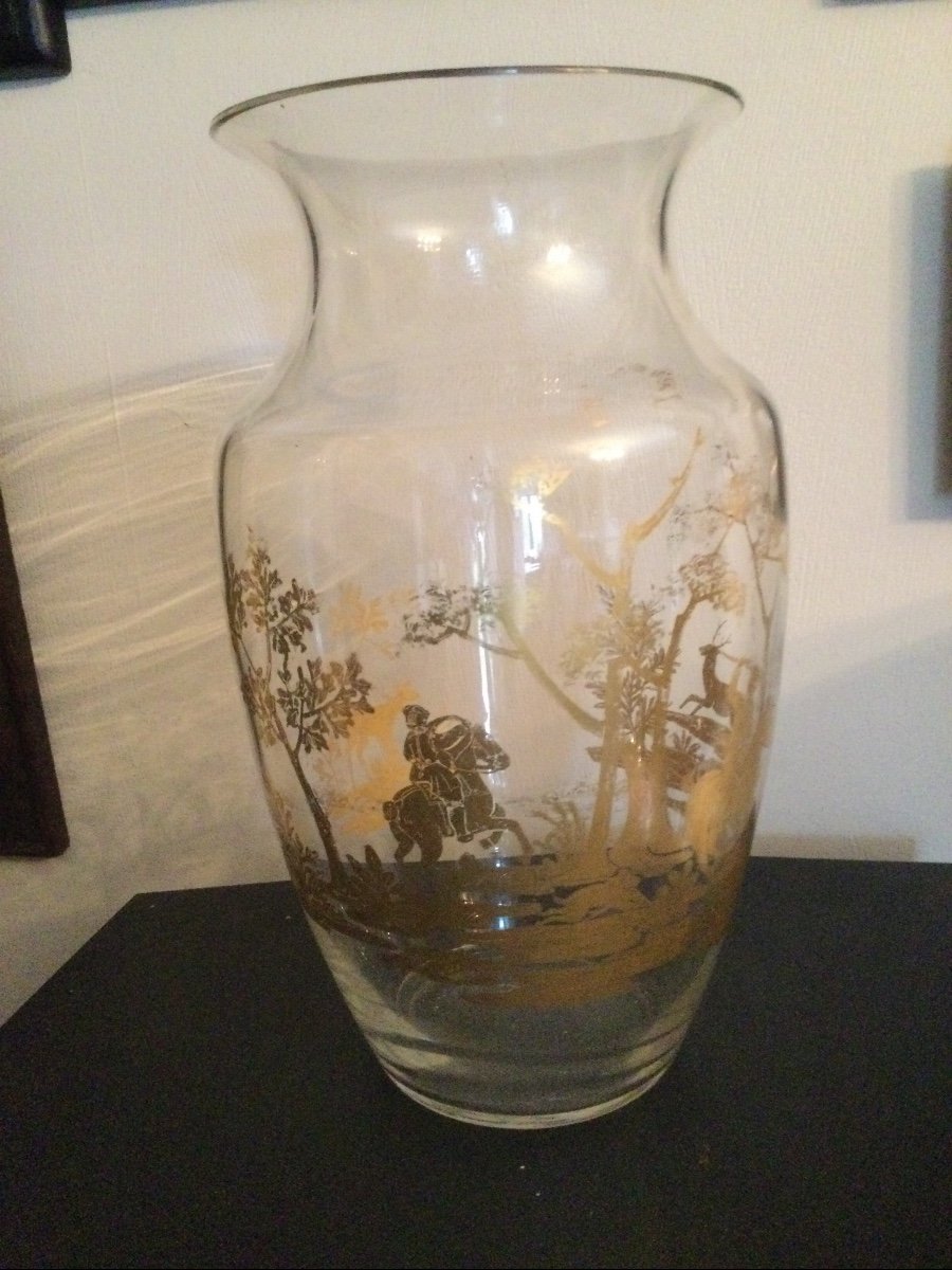Vase Decorated With A Gold Hunting Scene