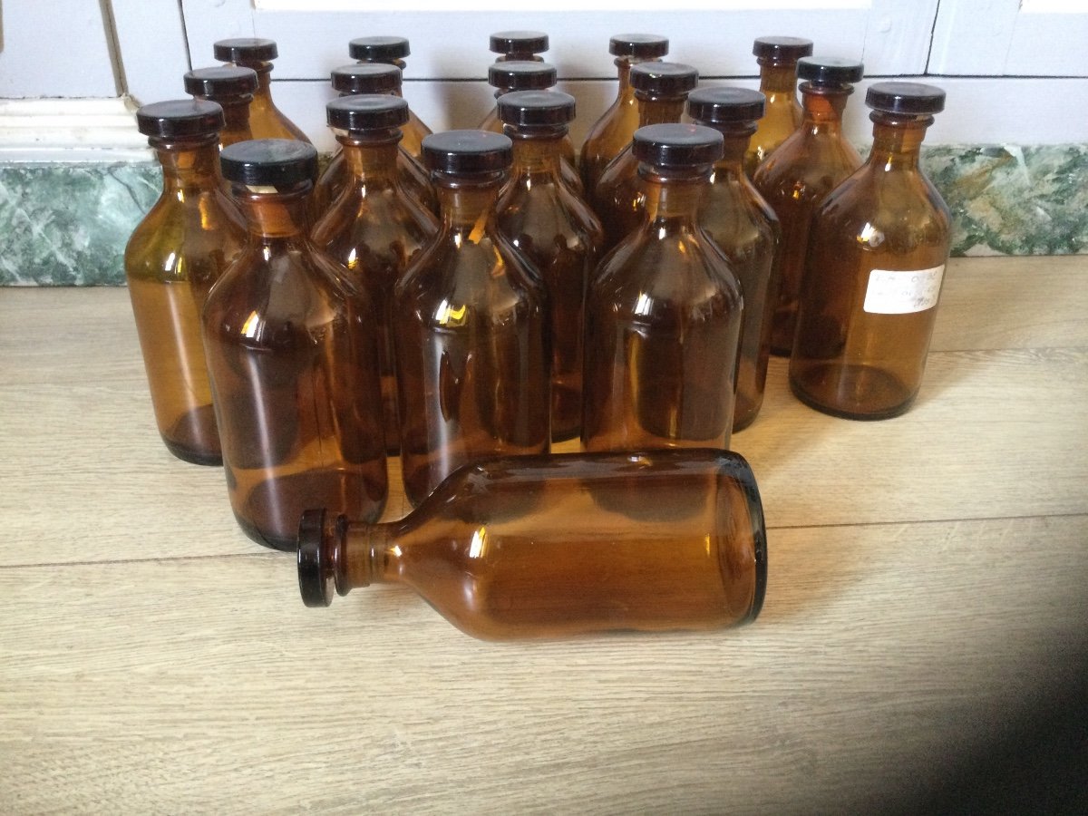 19 Bottles, Smoked Glass Pharmacy Vials With Their Glass Stoppers-photo-3