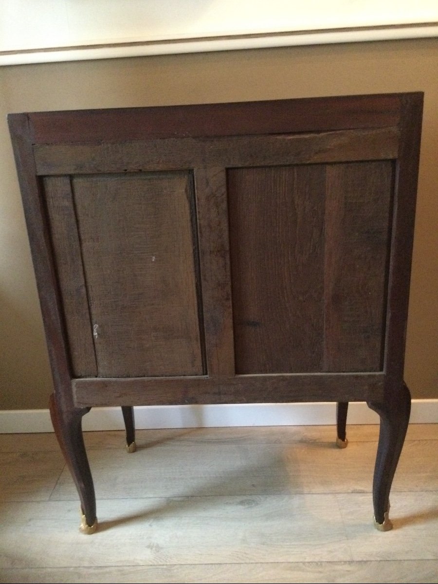 Furniture Between Two Curtains In Mahogany-photo-1