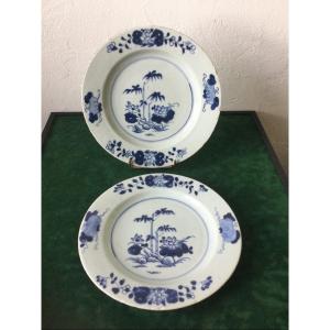 Paire D’assiettes Blanc Bleu De Chine En Porcelaine 