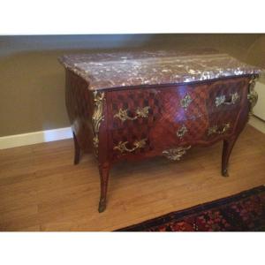 Louis XV Chest Of Drawers With Strong Curves In Flared Front And Side In Rosewood And Satin Veneer