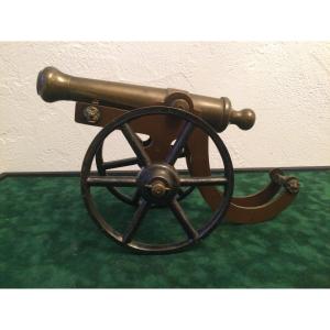 Canon Modèle De Maîtrise En Bronze 