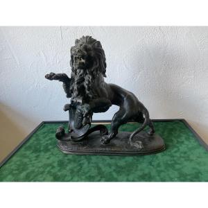 Bronze de Dion Auguste Louis lion aux armes de la Belgique 