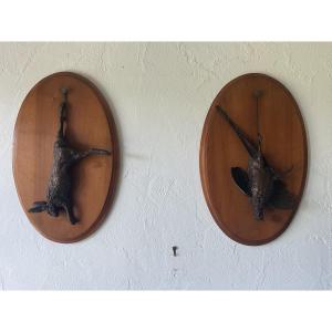 Paire de trophées de chasse en bronze patiner lièvre et faisant