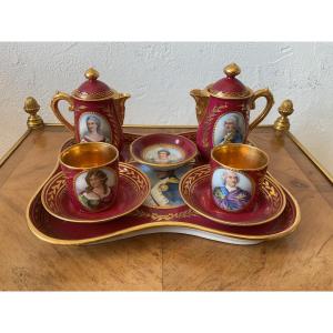 Viennese Porcelain Head-to-head Figure