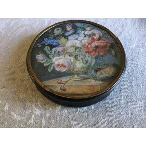 Tortoiseshell Round Box Decorated On Top With A Bouquet Of Watercolor Flowers