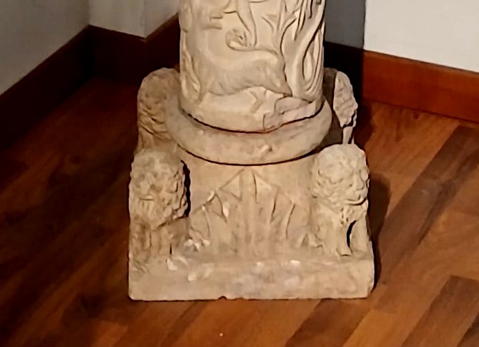  Holy Water Font Carved With Phytomorphic Motifs And Facing Dragons - Sicily - 14th Century-photo-3