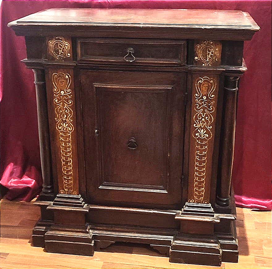  Small Florentine Sideboard Of 500'