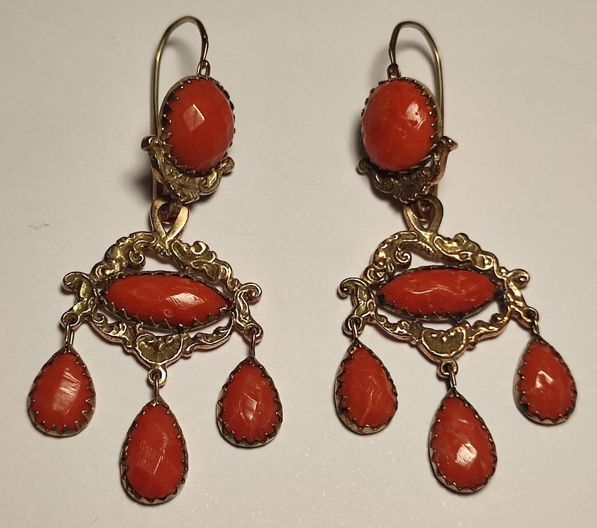 Gold And Faceted Coral Earrings With Teardrop Pendants. Sicily Late 700' Early 800'.