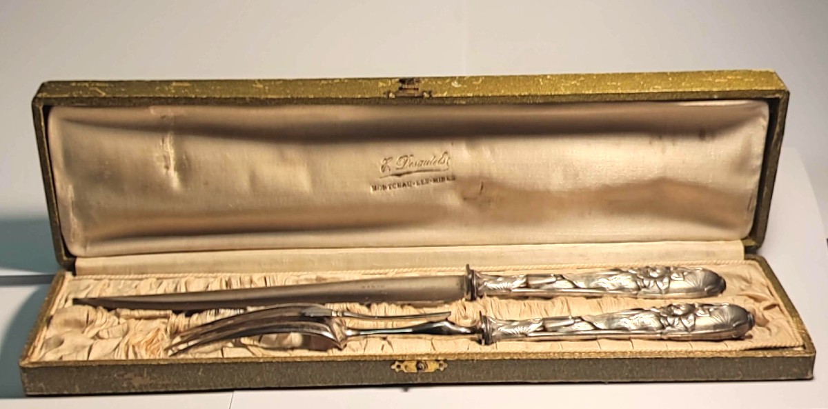 Art Nouveau Roast Cutlery Set With Solid Silver Handles And Floral Decoration. Paris 1920 C.