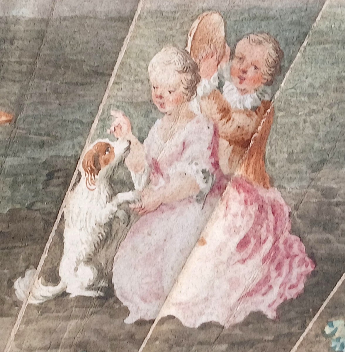  Éventail Louis XV peint sur peau de cygne dans le goût de Watteau. Baleines en ivoire sculpté.-photo-3