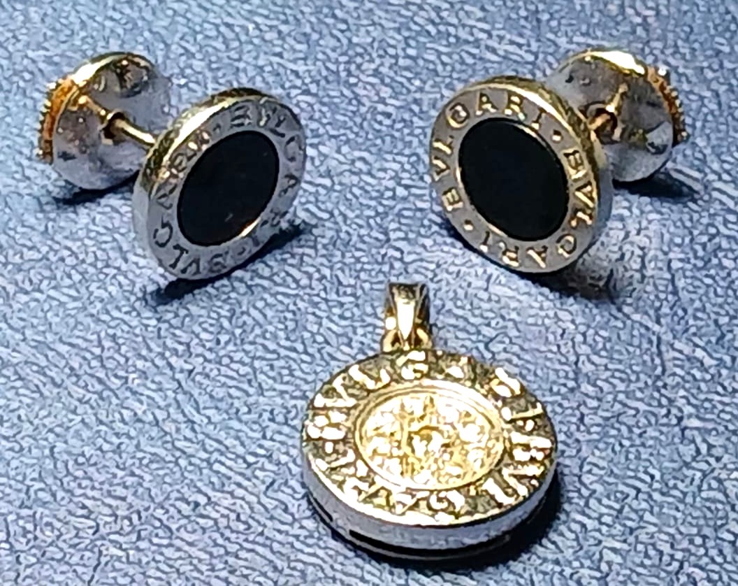 Bulgari - 1) Pendant Kt. 0.16 (and Necklace) - And - Bulgari -2) Earrings In Gold And Onyx. -photo-2