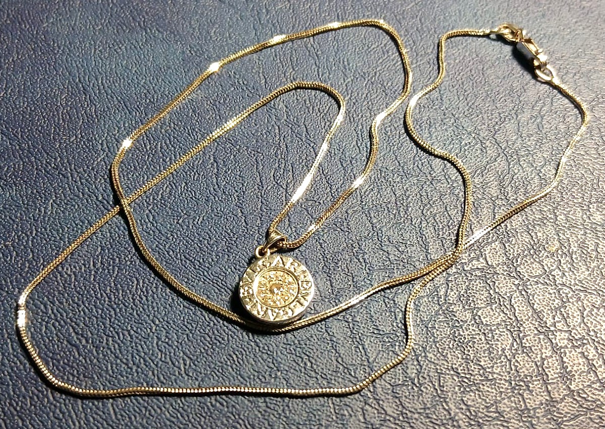 Bulgari - 1) Pendant Kt. 0.16 (and Necklace) - And - Bulgari -2) Earrings In Gold And Onyx. -photo-2