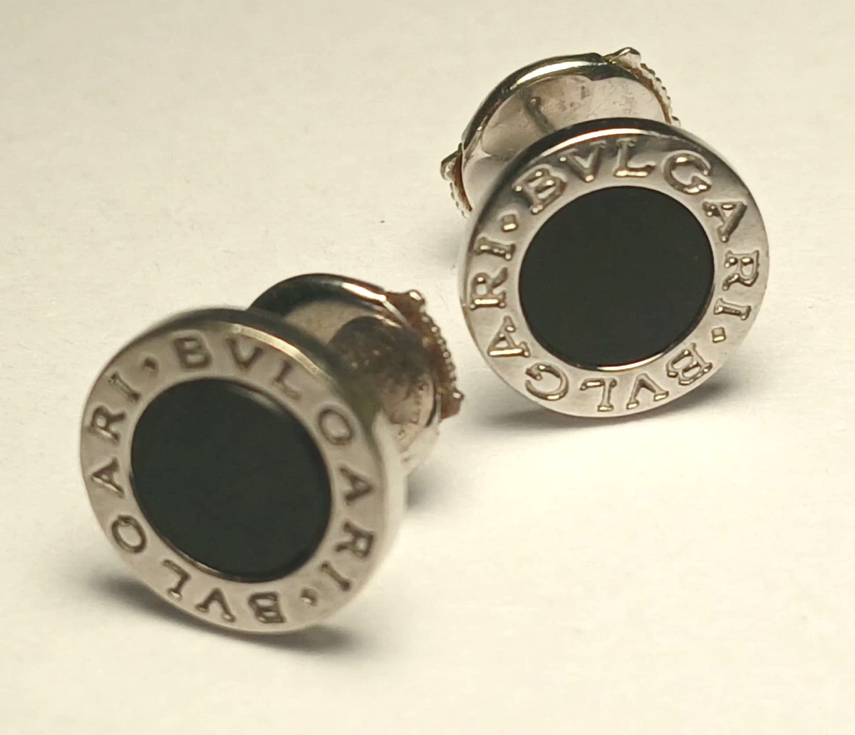 Bulgari - 1) Pendant Kt. 0.16 (and Necklace) - And - Bulgari -2) Earrings In Gold And Onyx. -photo-4