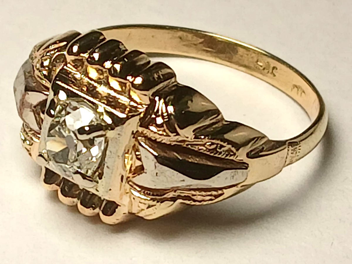 Anello art Decò in oro a due colori e brillante bianco a cuscino di kt. 0,50.-photo-2