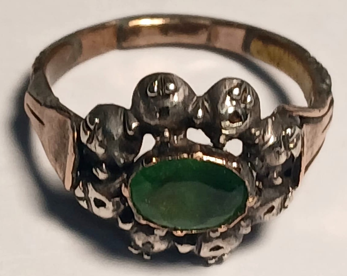 Anello in oro e coppella con smeraldo e diamantini. Sicilia sec. XVIII -photo-3