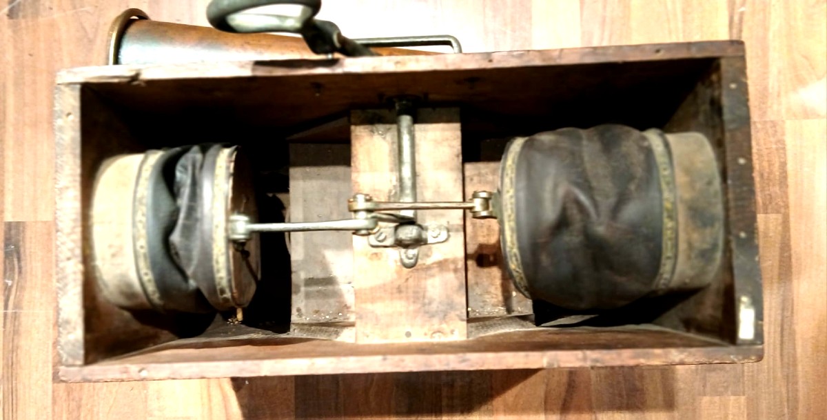 A 19th-century Hand-cranked Carriage Trumpet.  -photo-3