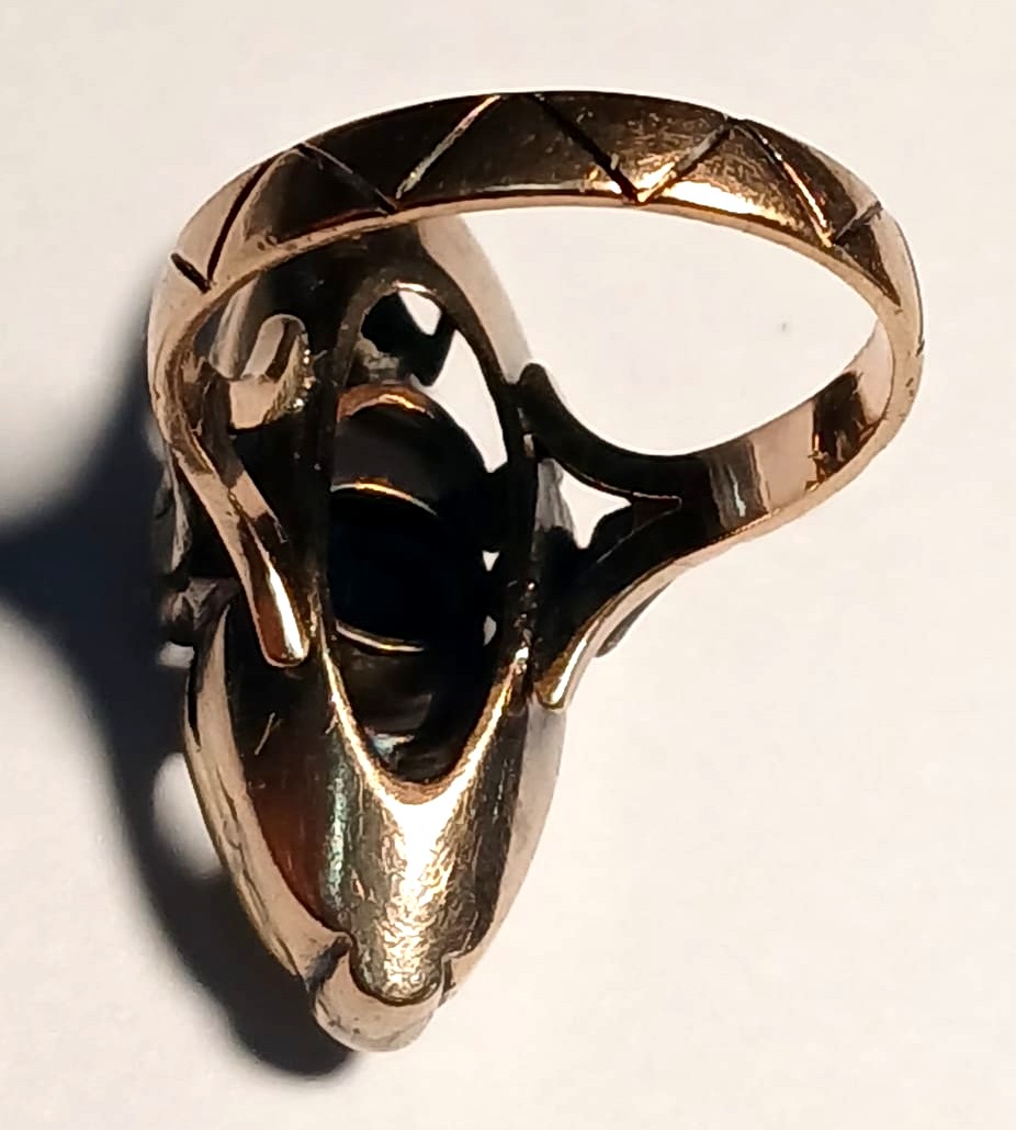  109 Liberty Ring In 12-karat Gold, Openwork Design, With A 0.90-carat Central Sapphire 0.15-photo-4