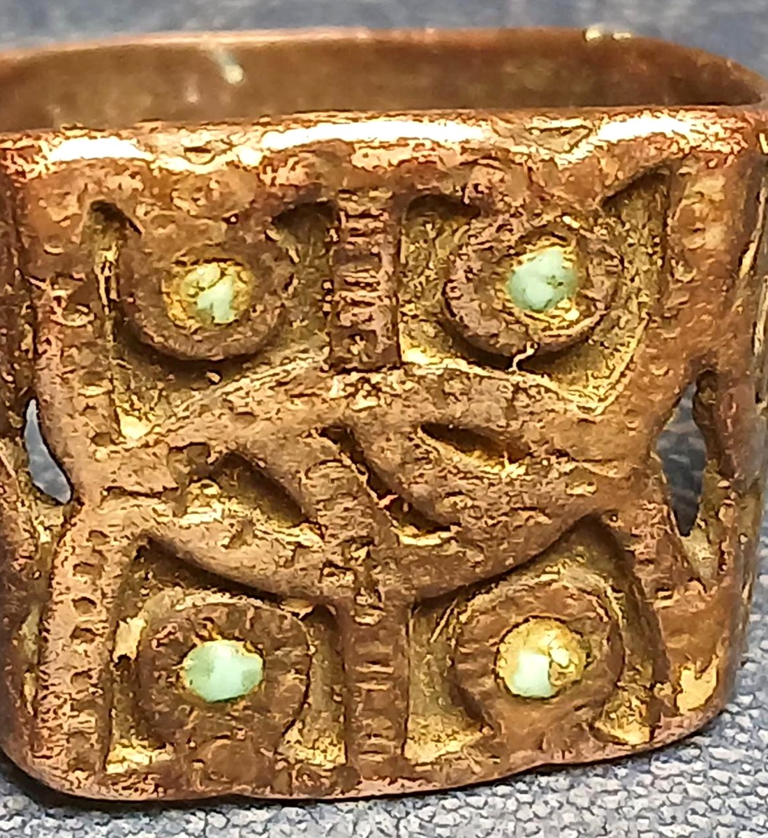 Viking Silver Signet Ring, Crafted With An Interlaced Motif, With Two Lion Heads .-photo-2