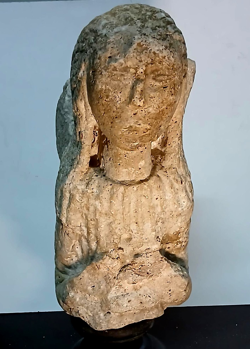 Praying Angel In Carved Stone From The Romanesque Period, 10th-12th Century-photo-2