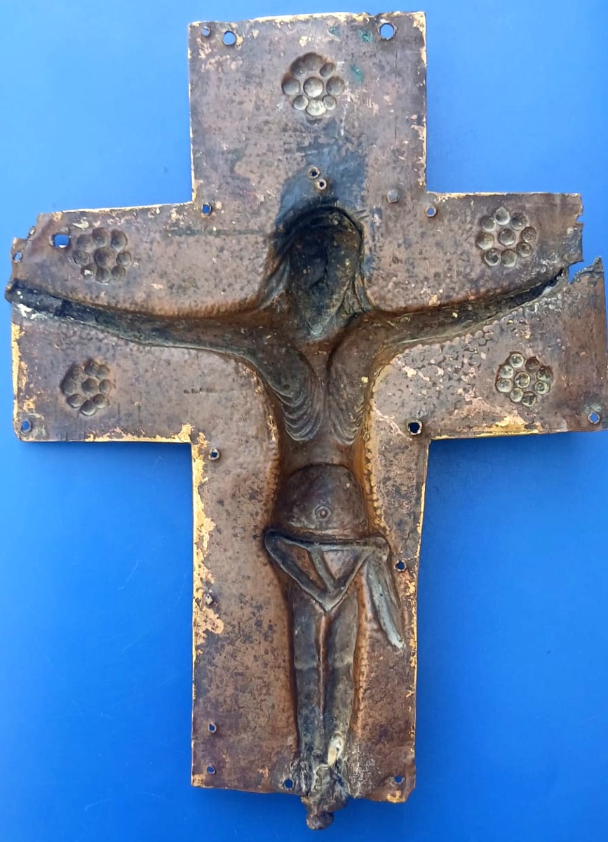 Crucifix lombard en cuivre doré avec mercusium. (569-774 apr J.-C.)-photo-3