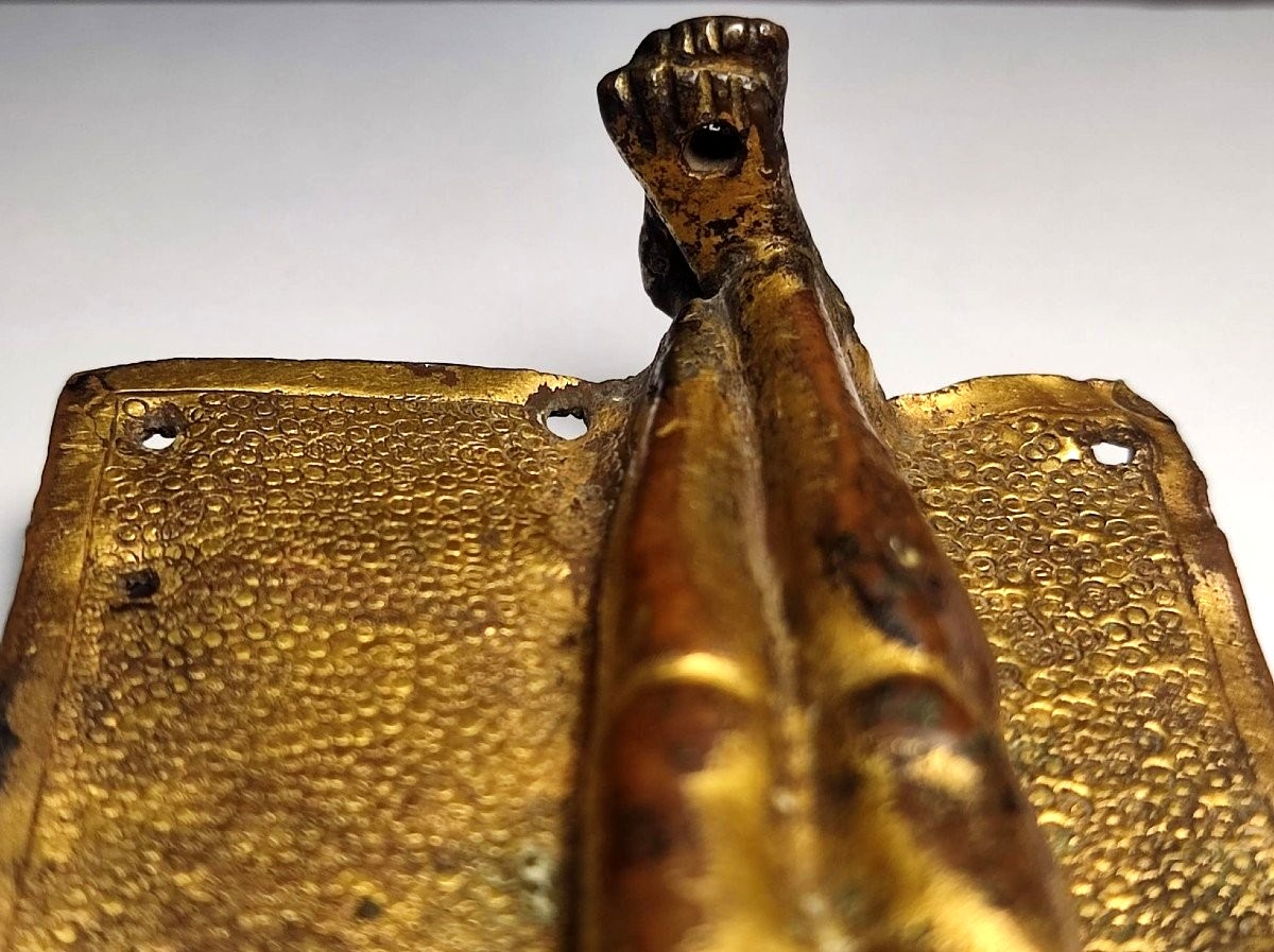 Crucifix lombard en cuivre doré avec mercusium. (569-774 apr J.-C.)-photo-4