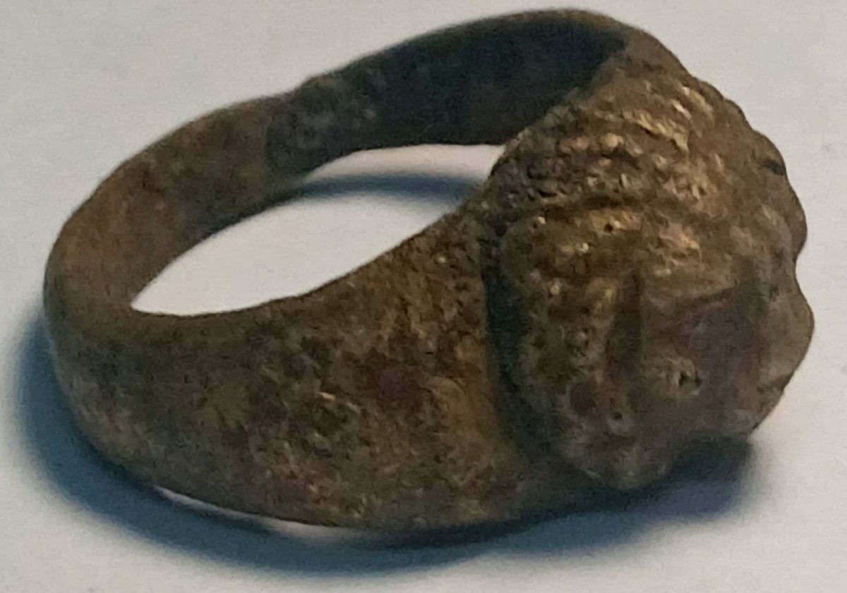 Norman Ring In Gold Leaf With The Depiction Of A Lion's Head. 11th-12th Century.-photo-3