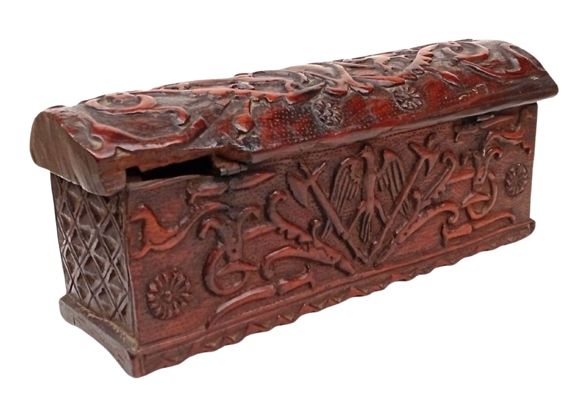 Coffret Médicis orné de l'emblème du bouclier à six sphères. Italie, XIIIe-XIVe siècle.-photo-2