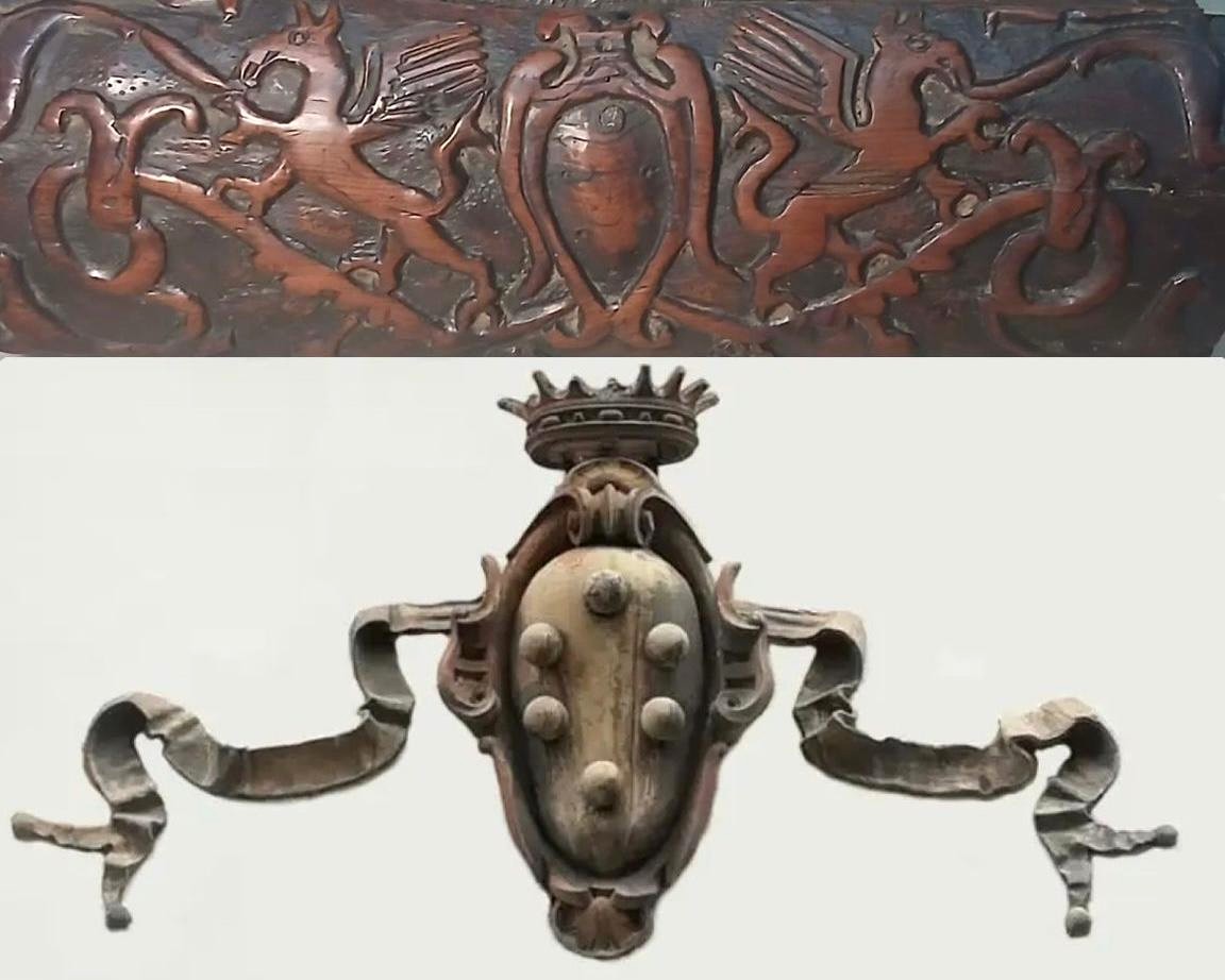 Coffret Médicis orné de l'emblème du bouclier à six sphères. Italie, XIIIe-XIVe siècle.-photo-4