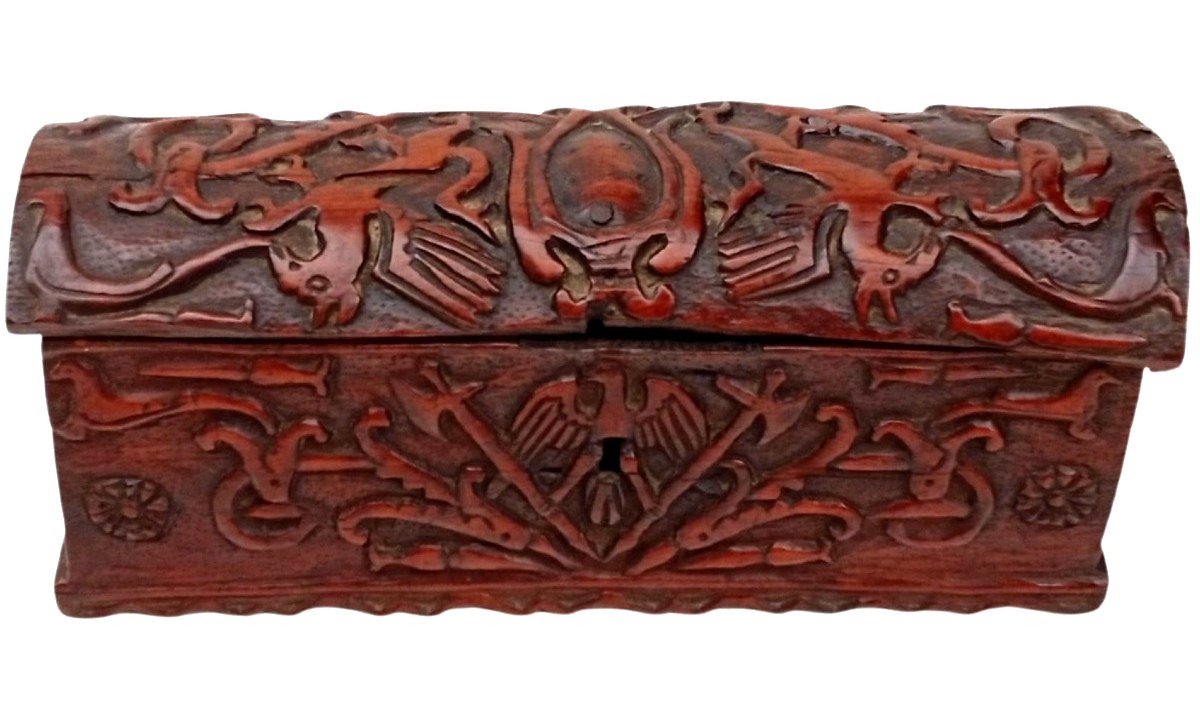 Coffret Médicis orné de l'emblème du bouclier à six sphères. Italie, XIIIe-XIVe siècle.
