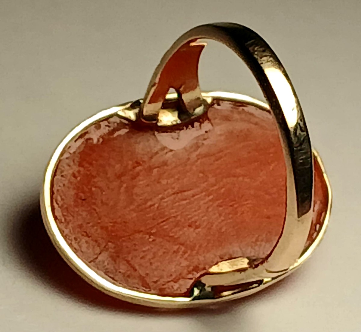  "woman's Face" Ring Adorned With A Trapani Coral Cameo And Set In Gold. -photo-3