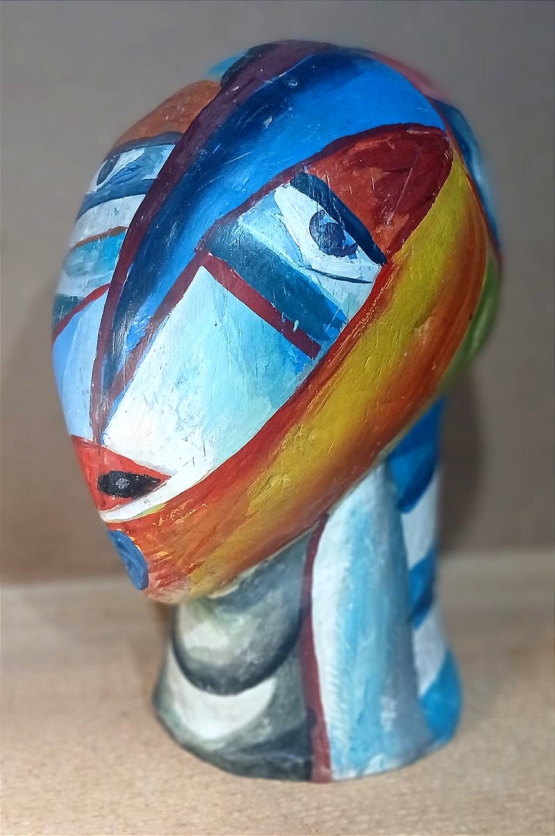 Sculpture cubiste polychrome, polymétrique, (en studio) . Russie début '900.
