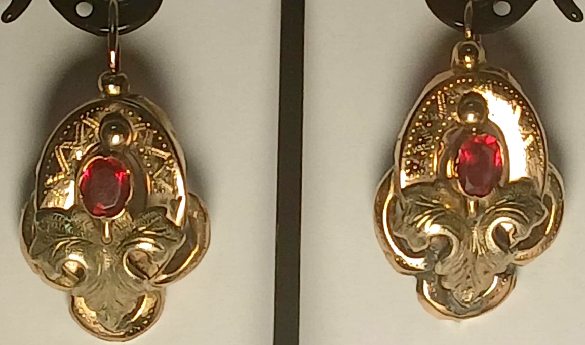  Boucles d'oreilles en or Bourbon et grenat. Italie, 1840-1850.-photo-2