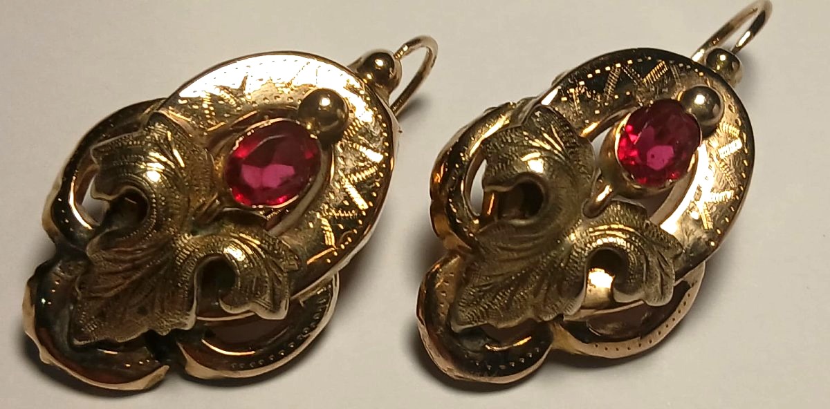 Orecchini borbonici in oro e granati. Italia 1840-50 
