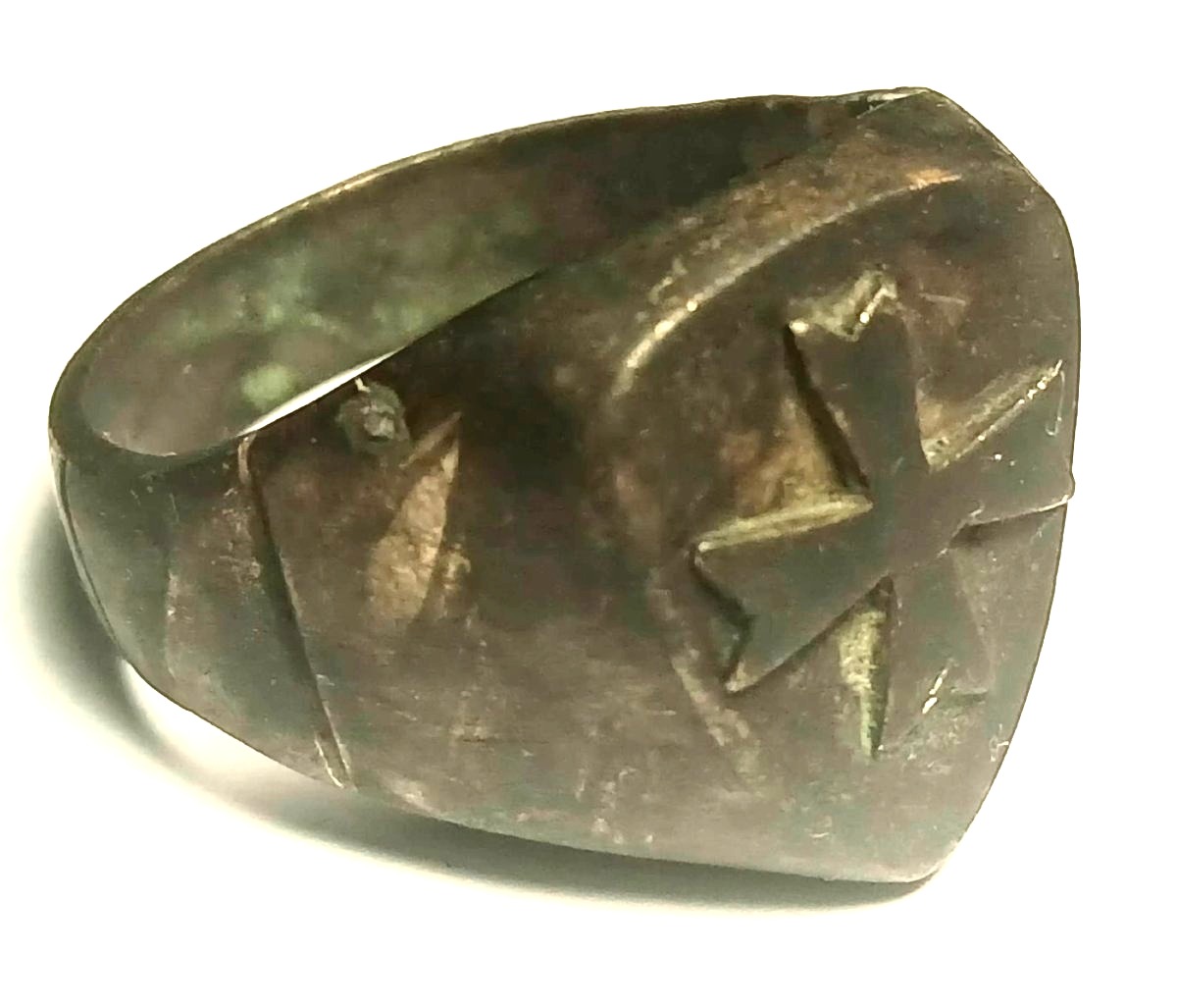 Silver Templar Ring Featuring A Patent Cross Within A War Shield. 12th–13th Century