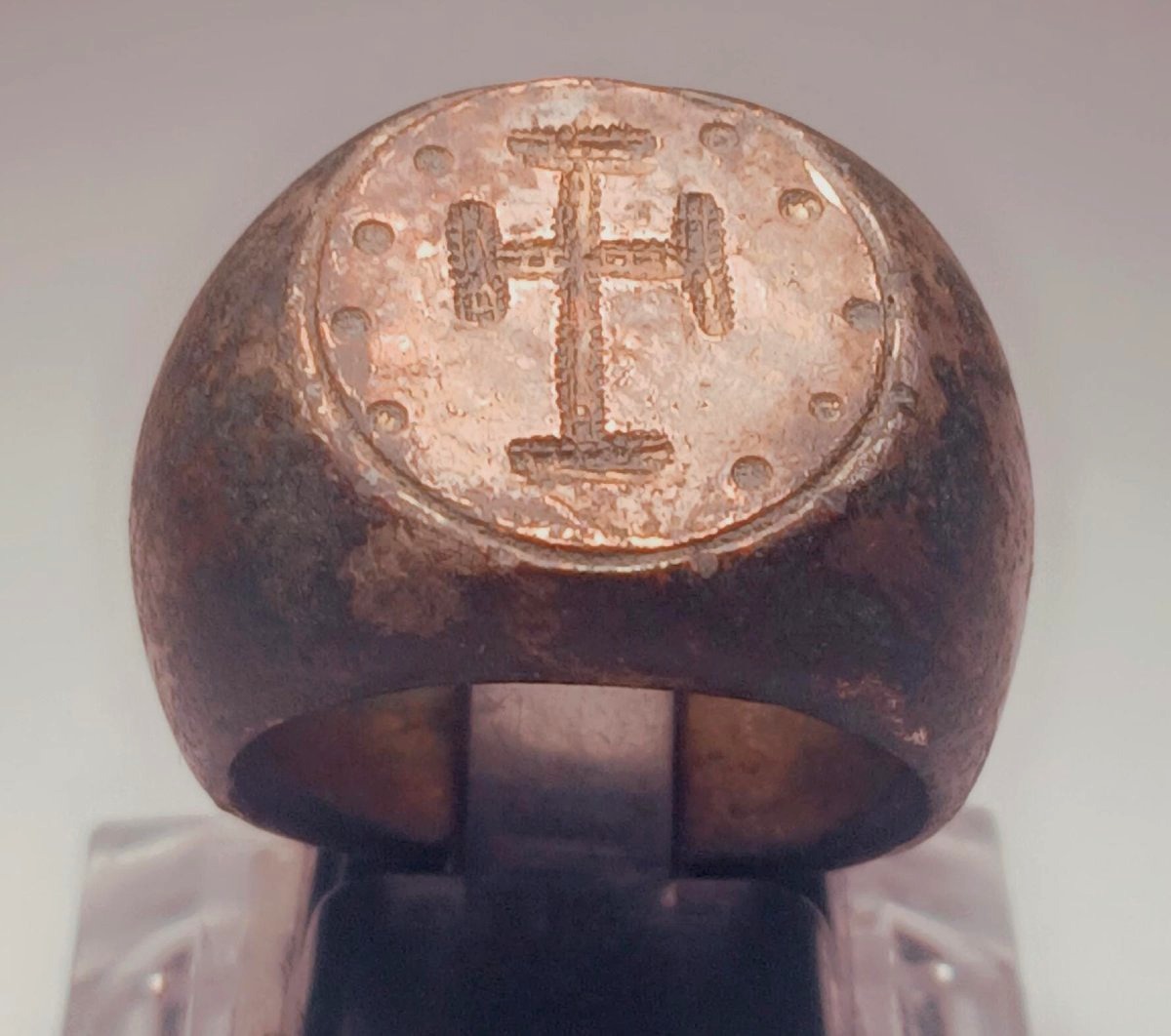 Silver Templar Pinky Ring With A Cross-shaped Seal Surrounded By Small Beads. 13th Century-photo-2