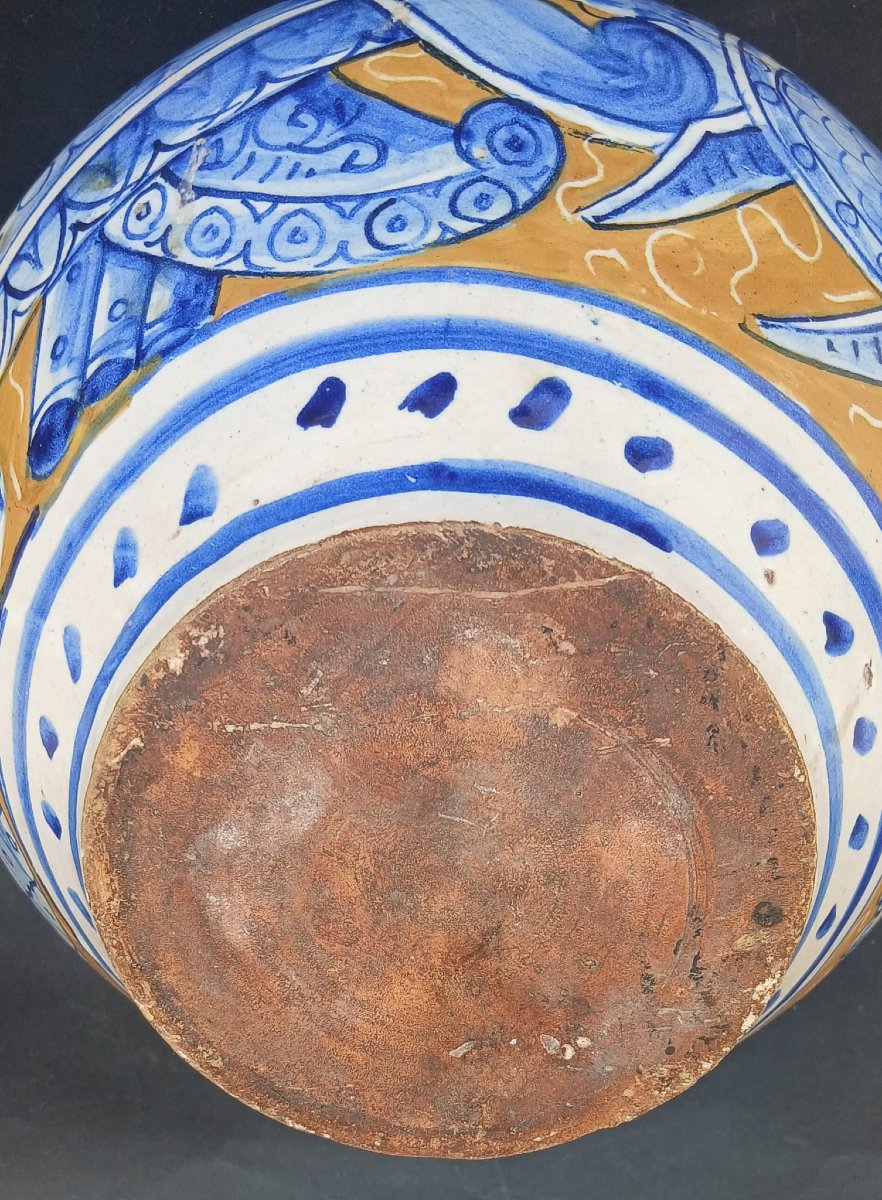 Boccia Veneziana en majolique décorée de trophées. Première moitié du XIXe siècle.-photo-1