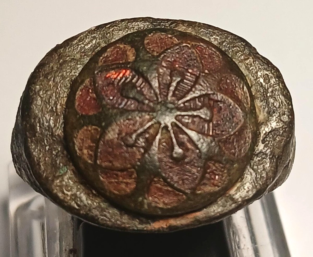  Bague templière ésotérique « Le Pentacle Magique » en bronze avec des traces d'or et d'émail. -photo-3