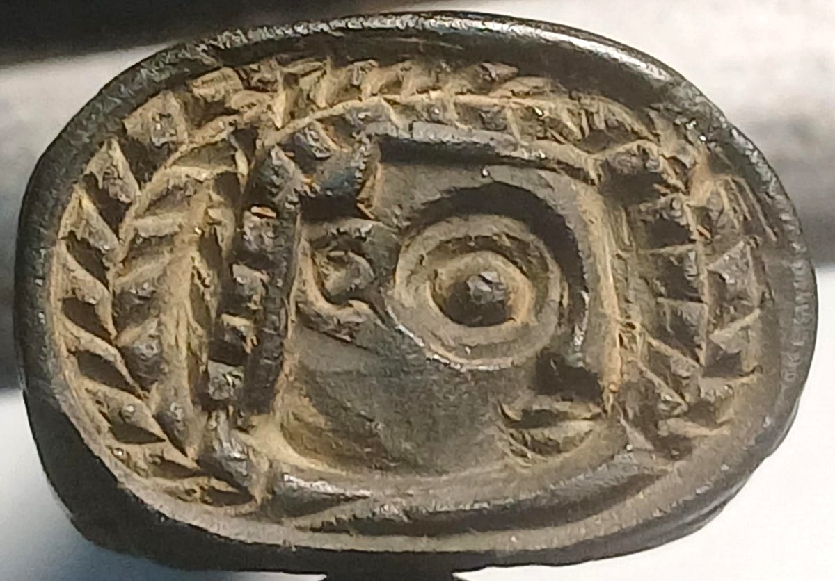 Medieval Onyx Seal Depicting A King Wearing A Tunic And A Crown. Die: Face With A Laurel Wreath. 12 Cm-photo-1