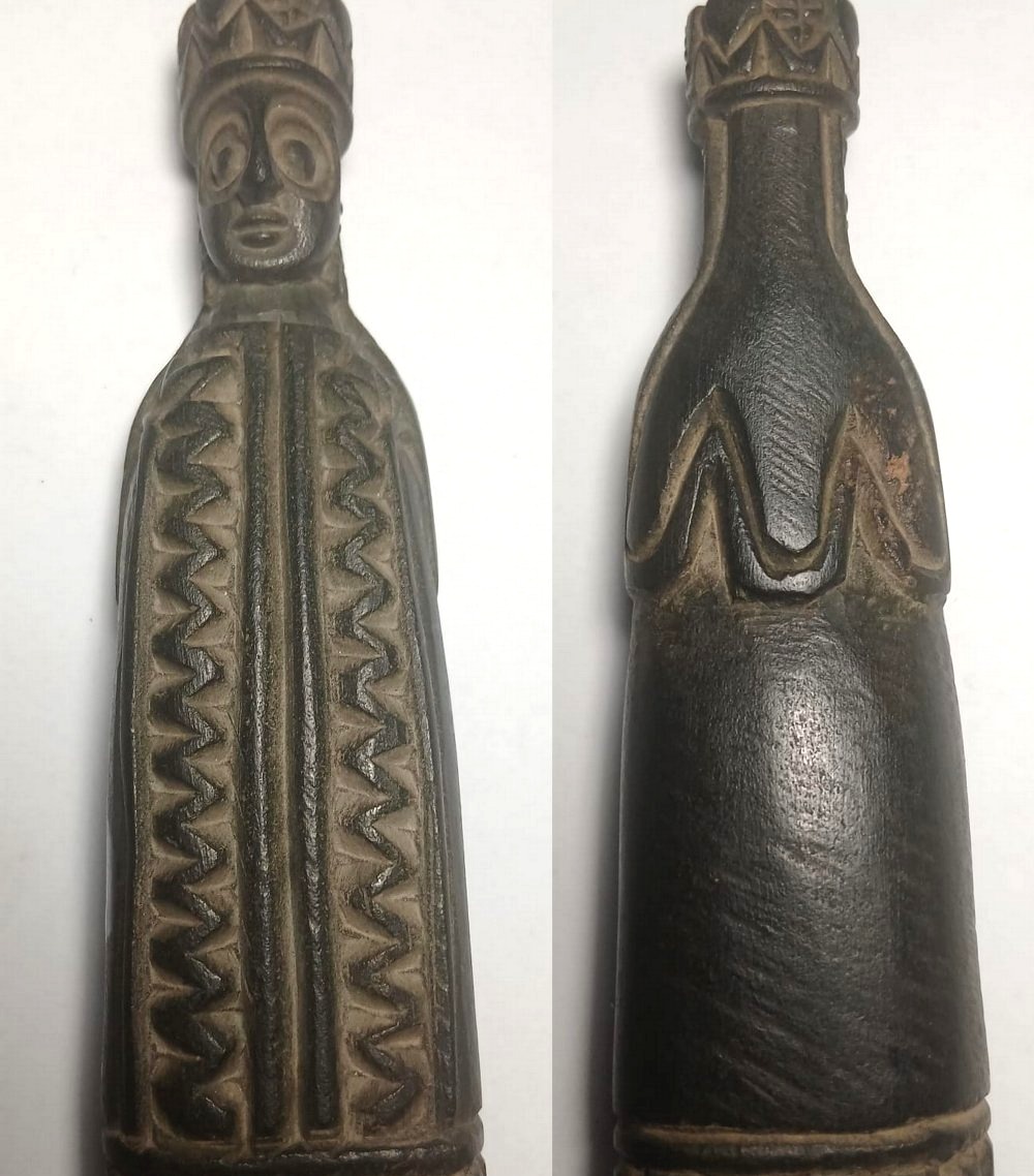Medieval Onyx Seal Depicting A King Wearing A Tunic And A Crown. Die: Face With A Laurel Wreath. 12 Cm
