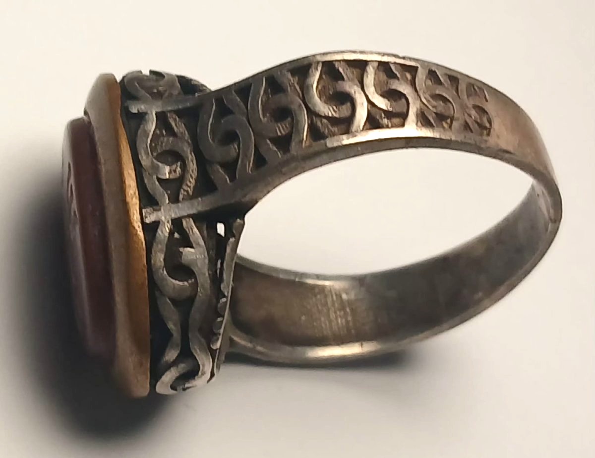 Templar Ring In Silver And Gold, With Distinctive Solomon's Knot And Engraved Carnelian Seal-photo-3