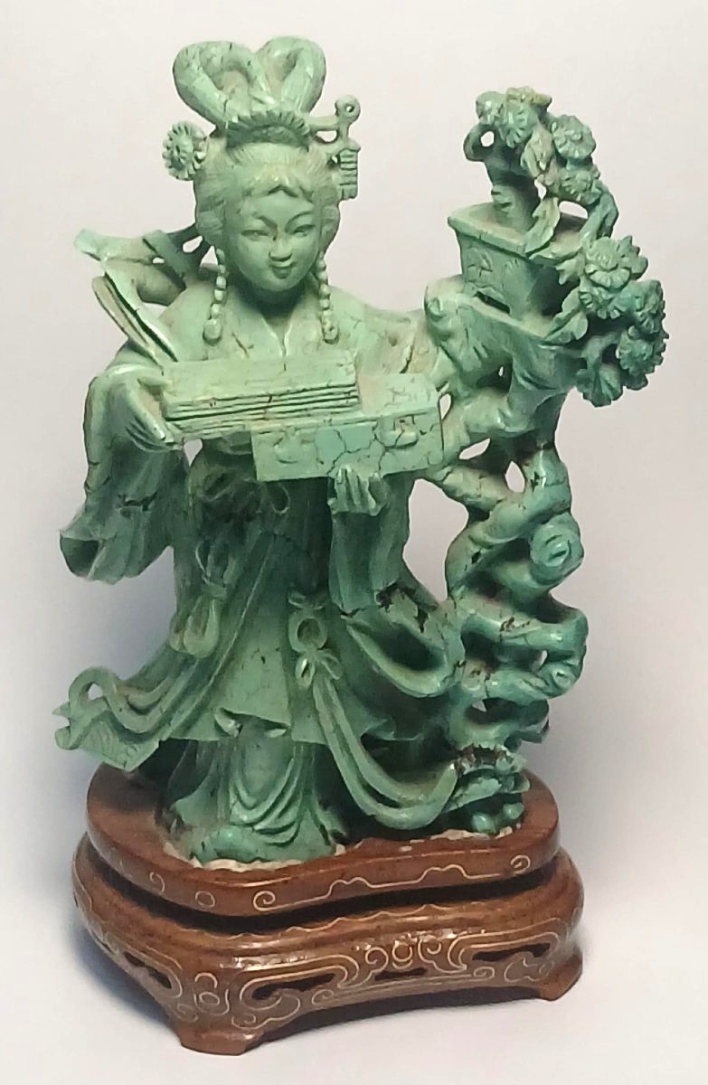 Sculpture en turquoise représentant une Guanyin à la poitrine ouverte. Pékin, fine du XIX s.