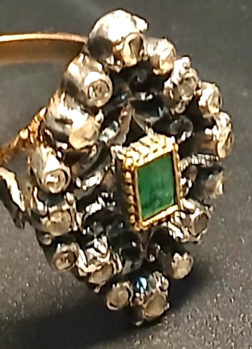 Bague en or 12 carats, émeraude, et roses de diamants. Sicile, années 1960-1970. -photo-4