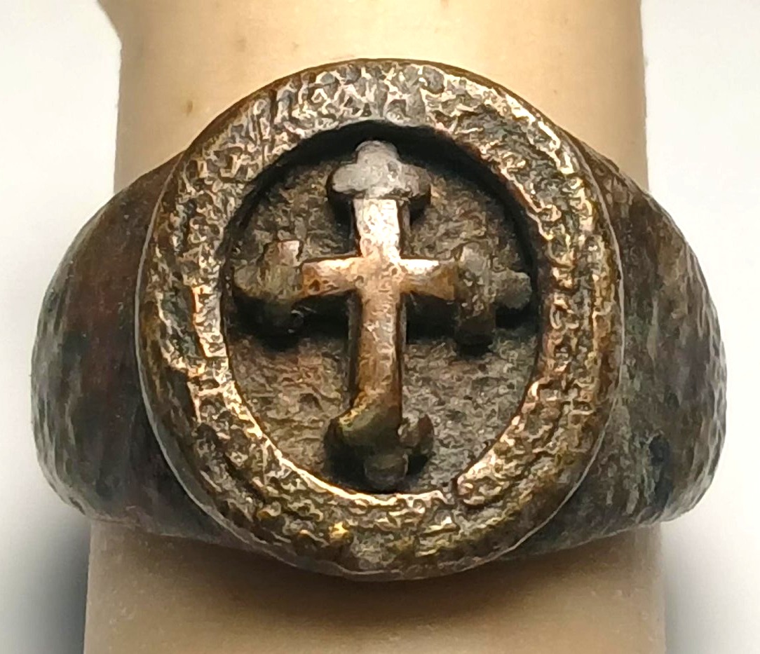 Templar Ring In Sculpted And Hammered Bronze With A Relief Angevin Cross (1262-82).-photo-2