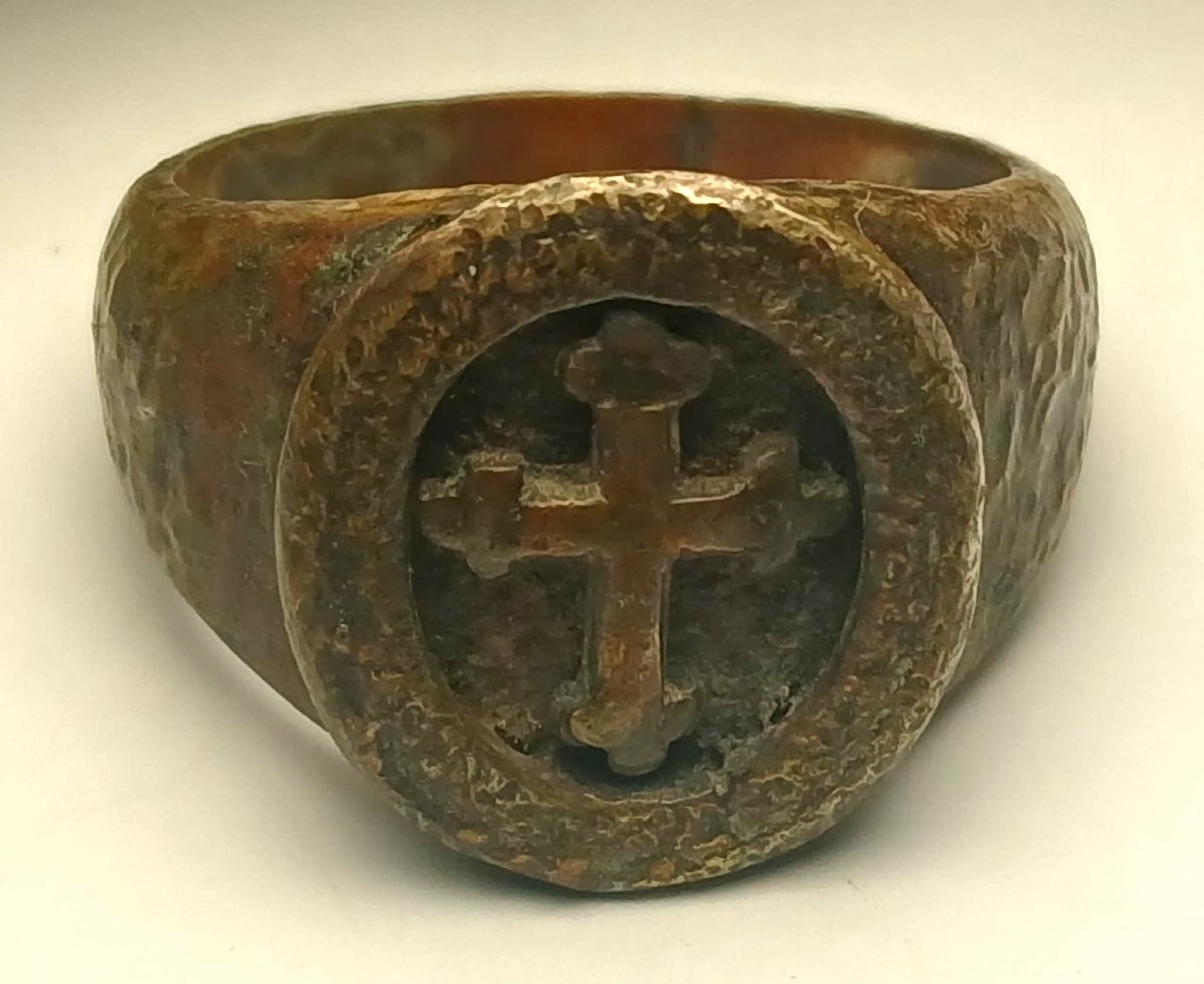 Templar Ring In Sculpted And Hammered Bronze With A Relief Angevin Cross (1262-82).