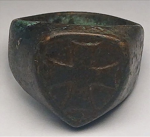  Bague templière en argent : le bouclier croisé (Beauseant), l'emblème templier par excellence.-photo-2