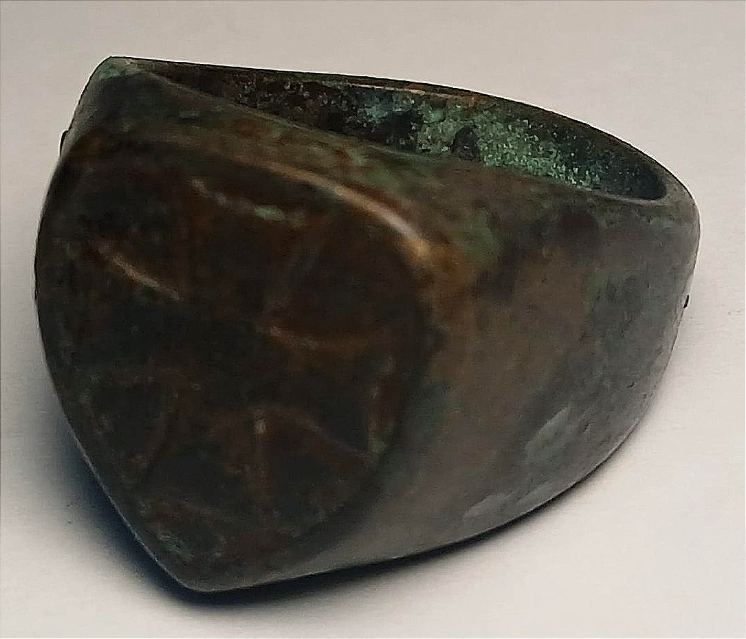  Bague templière en argent : le bouclier croisé (Beauseant), l'emblème templier par excellence.-photo-3
